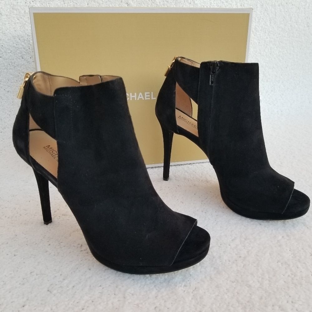 COPY - 🆕️Michael Chic Black Booties - Picture 1 of 10